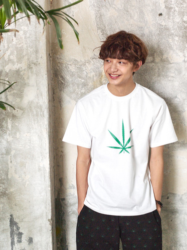츄바스코 M. T-shirt. Big Weed White M17101